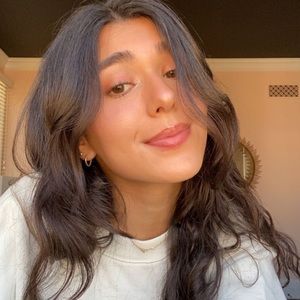 Meet your Posher, Amelia